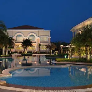 The Palms Town & Country Club - India